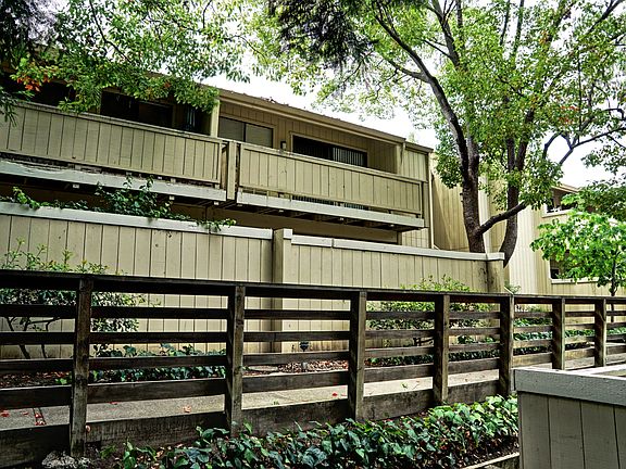 4th image of 986 Kiely Blvd Unit K