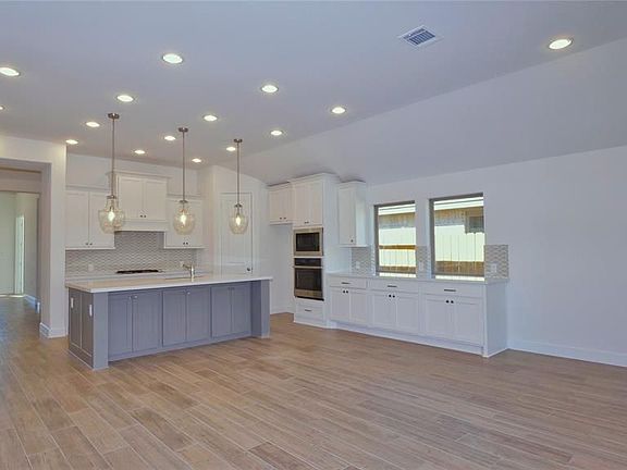 3rd image of 29422 Pearwood Dr