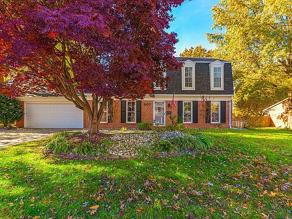 2nd image of 907 Belpre Dr