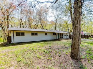22 Sycamore Dr, Hyde Park, NY 12538