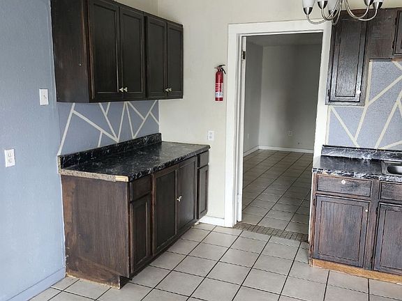 3rd image of 143 Idell Ave