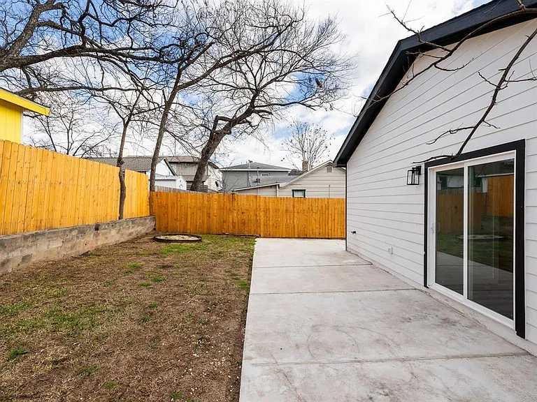 2308 Santa Maria St — Photo 25