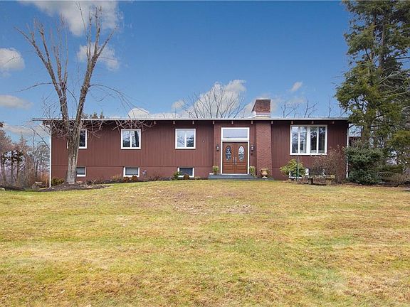 5th image of 12 Meadowlark Dr