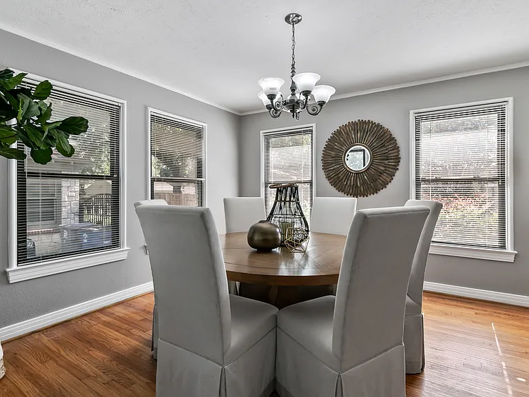4206 Somerville Ave — Photo 5