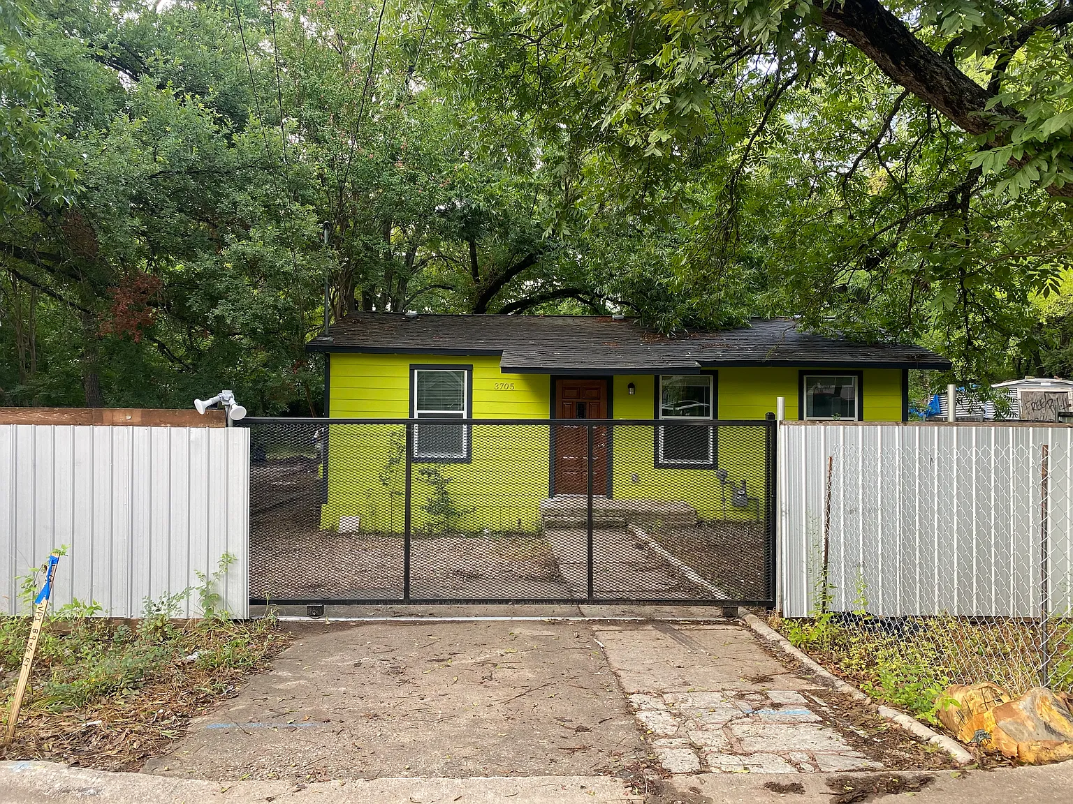 2 bed, 1200 sqft, $2,280 — Photo 2