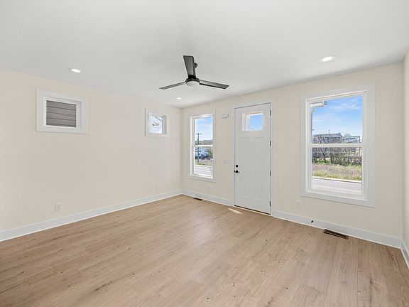 4th image of 3805 Dr Walter S Davis Blvd