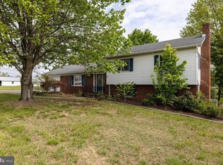 1 Mount View Ave, Luray, VA 22835