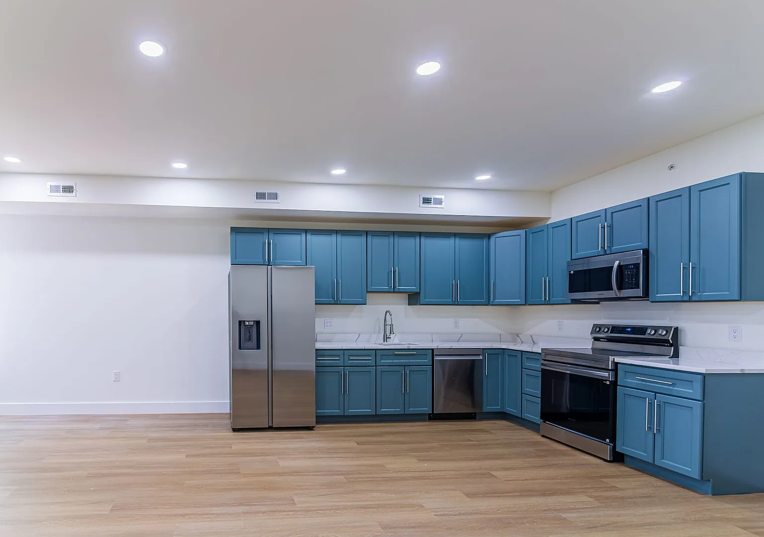 3956 Parrish St — Photo 4