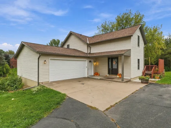 858 Bradley Dr, Hudson, WI 54016