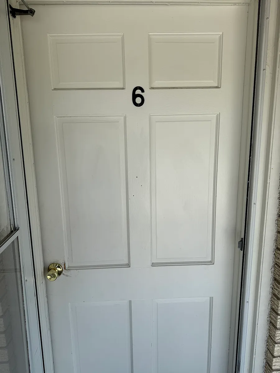 Building Photo - 406 Hialeah Ave #6