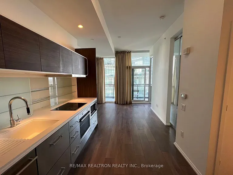 45 Charles St E #5105 — Photo 2