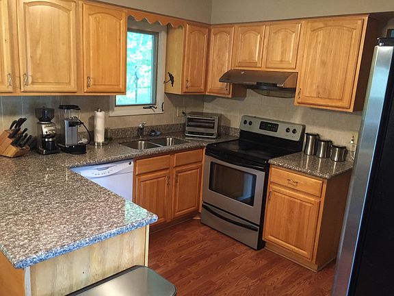4th image of 32715 Stony Brook Ln