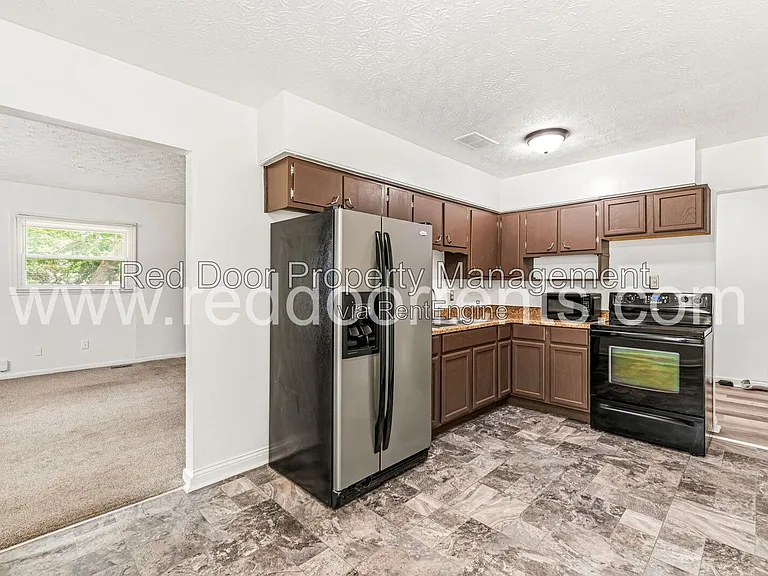 5361 E Burgess Ave — Photo 5