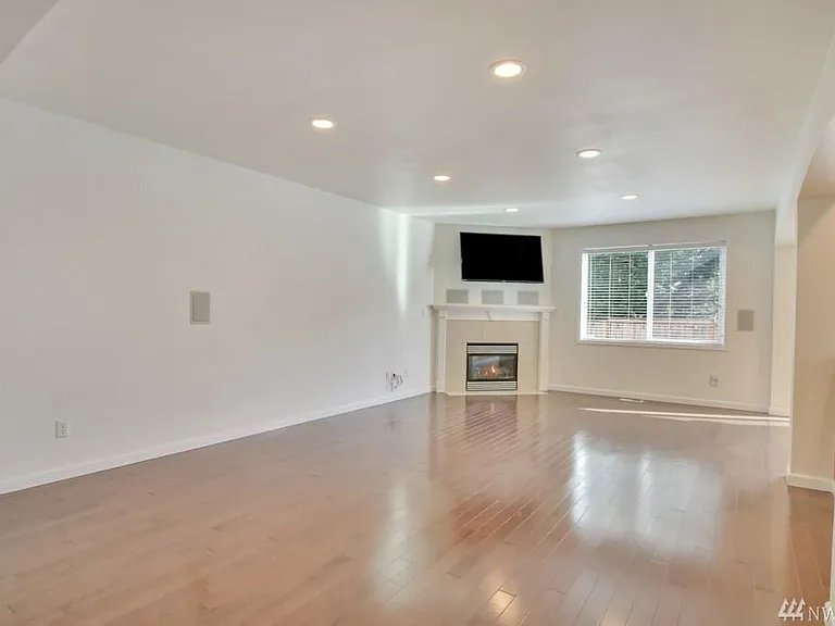 9508 200th St E — Photo 1