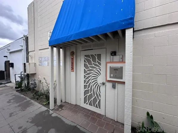 725 Redondo Ct Unit 22, San Diego, CA 92109