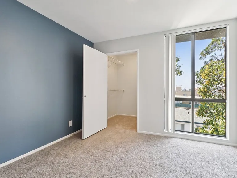 1223 Federal Ave — Photo 87