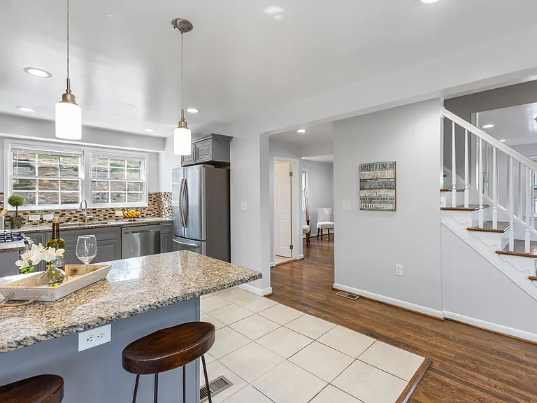 3726 Camden St SE — Photo 5