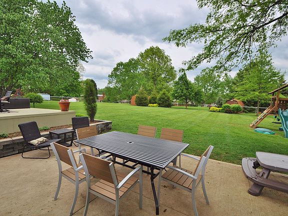 5th image of 3111 Parkhill Dr