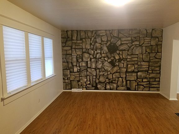 3rd image of 2627 Van Buren Ave #House