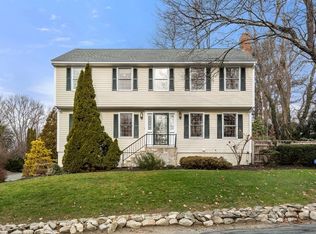 1 Beacon Hill Rd, Marblehead, MA 01945