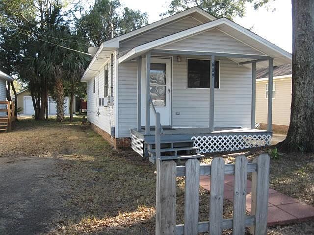 1st image of 609 E Lee St