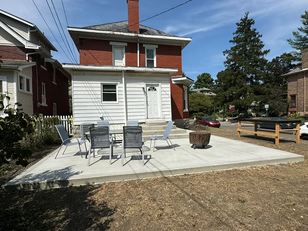 4 bed, 1.5 bath, 1825 sqft, $2,450 — Photo 3