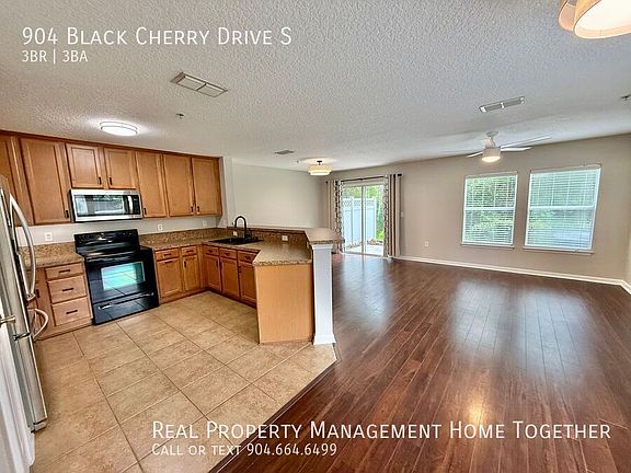 5th image of 904 S Black Cherry Dr