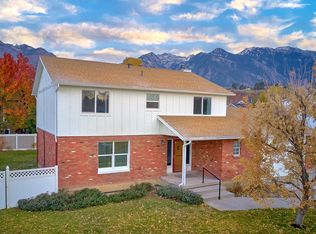 9185 S Quail Hollow Dr, Sandy, UT 84093