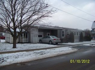 10 Delaware St, Rouses Pt, NY 12979