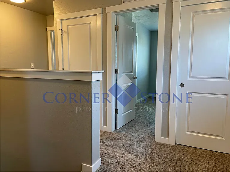 152 S Riggs Spring Ave — Photo 9