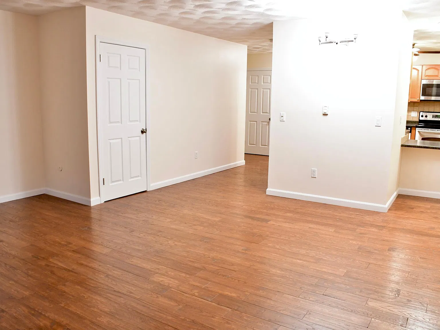 11 Crestview Dr — Photo 2