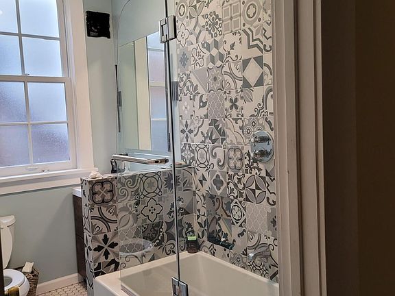 5th image of 217 Laussat St
