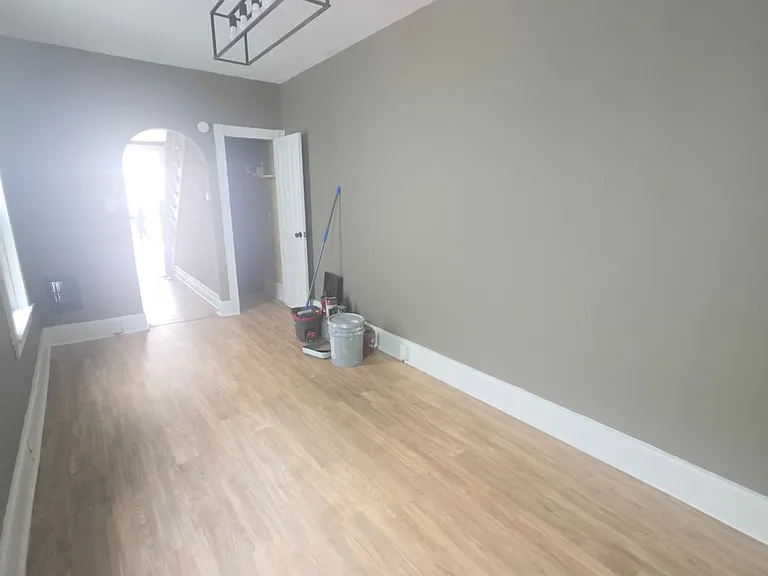 650 Gordon St — Photo 3