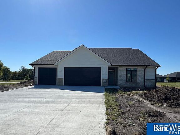 2nd image of 4131 Carnation Dr
