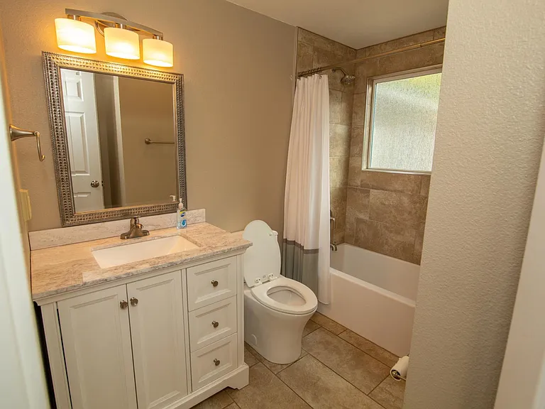 Downstairs full bath.