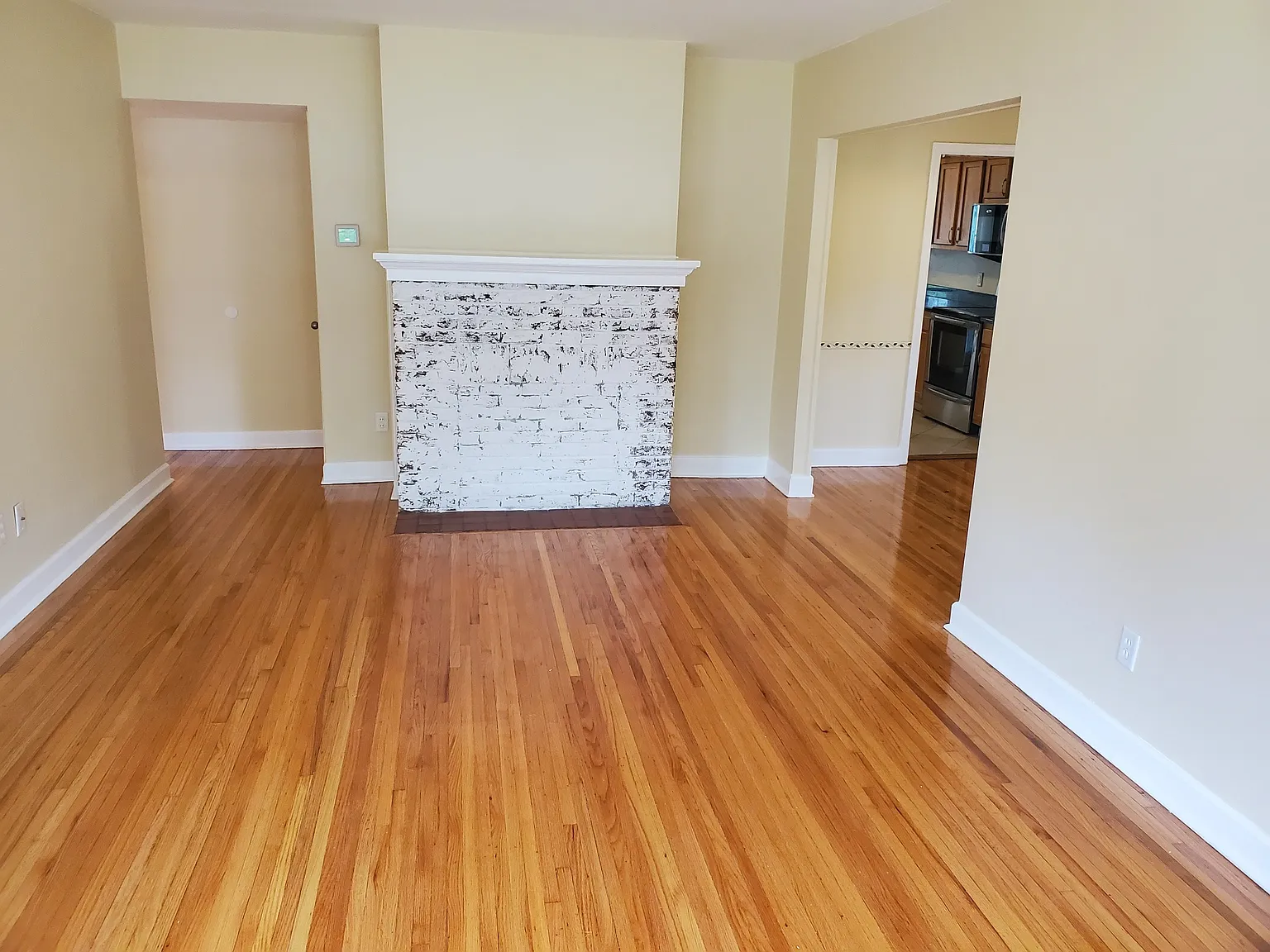 3 bed, 1425 sqft, $2,400 — Photo 3
