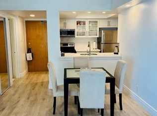 77 Harbour Sq #2804, Toronto, ON M5J 2S2