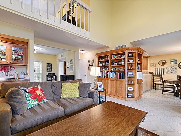 2nd image of 2954 Woodcroft Cir