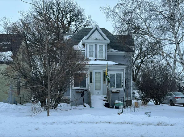 406 Red Lake Blvd, Thief River Falls, MN 56701