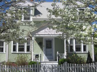 39 Byfield St, Bristol, RI 02809