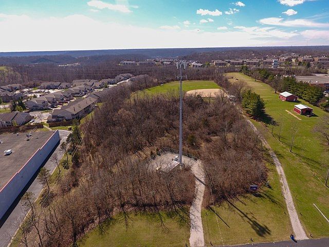 2nd image of 3704 Alexandria Pike