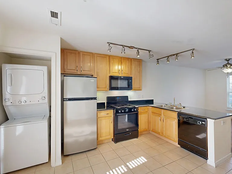 Gayton Pointe Townhomes — Photo 42