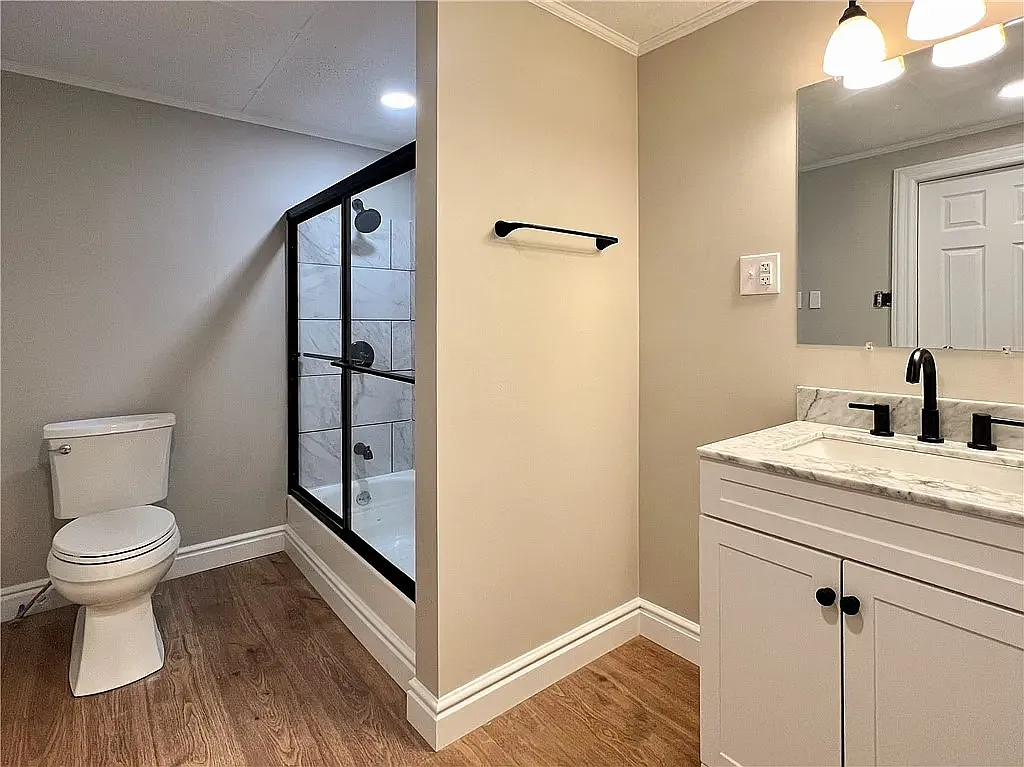 2 bed, 900 sqft, $1,100 — Photo 3