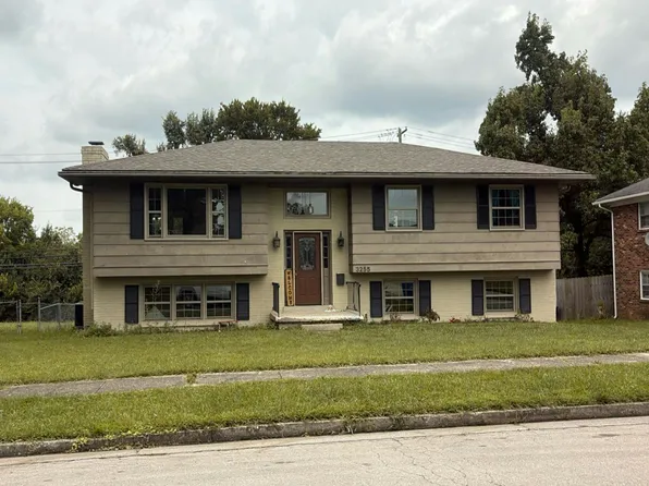 3255 Aqueduct Dr, Lexington, KY 40517