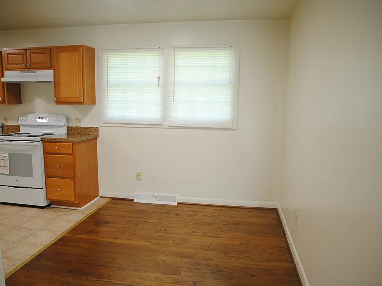 111 Walnut Dr — Photo 12