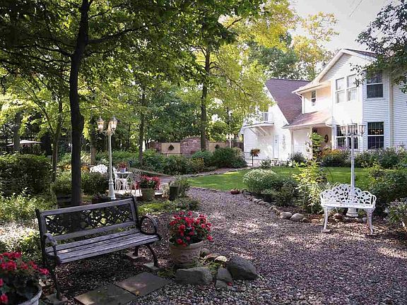4th image of W2841 Brookside Dr