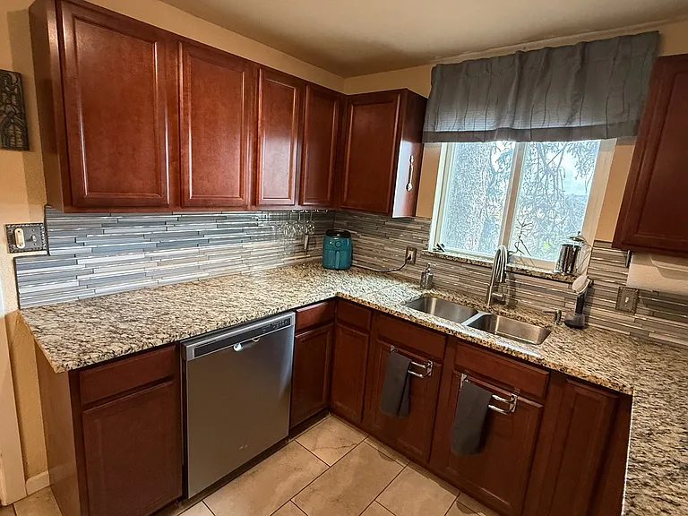1201 W Kentucky Ave — Photo 9