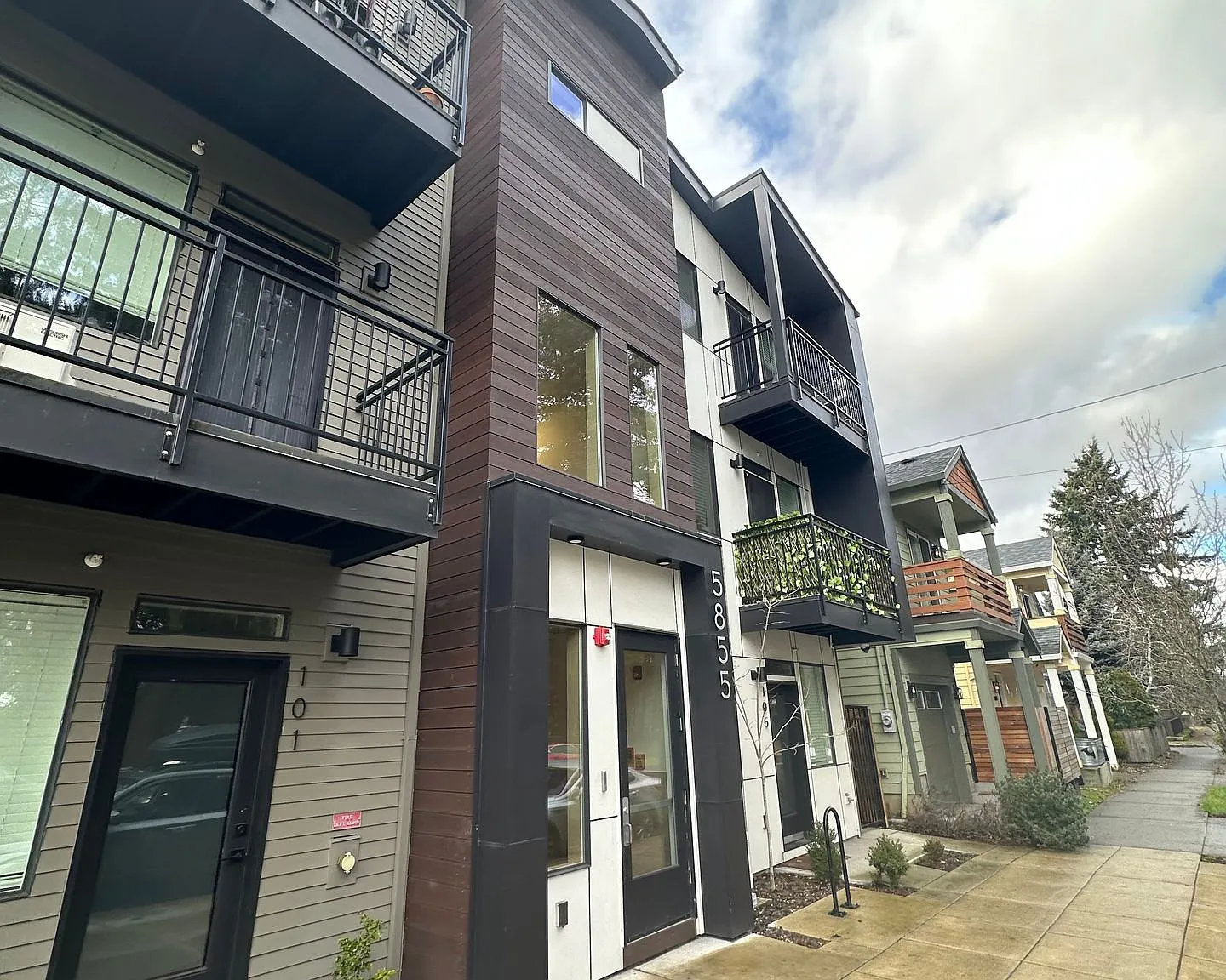 72ND — Photo 3