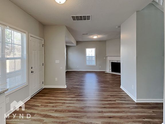4th image of 6473 Wellesley Dr