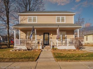 216 Byron Rd, Howell, MI 48843